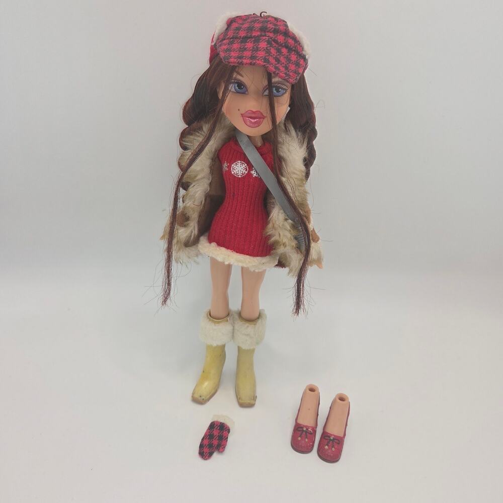 Vintage 2005 Bratz Campfire Phoebe Doll with Original Clothes + Shoes